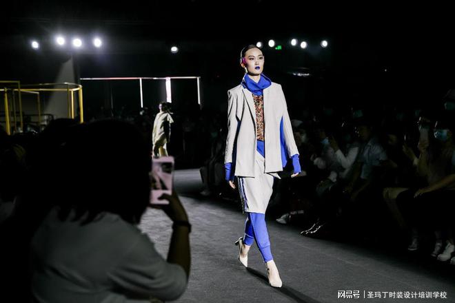 im电竞广州哪里有教学服装设计？(图3)